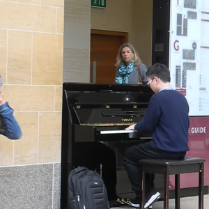 有黄有粗美女视频
